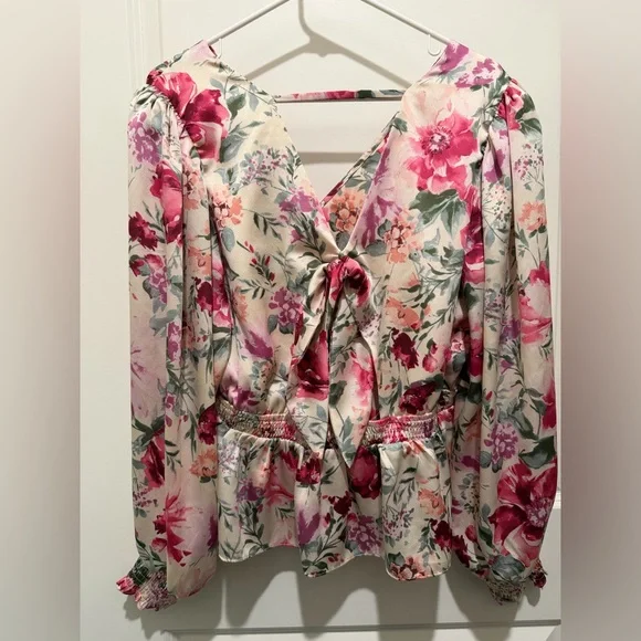 Express women’s floral blouse - Picture 4 of 7